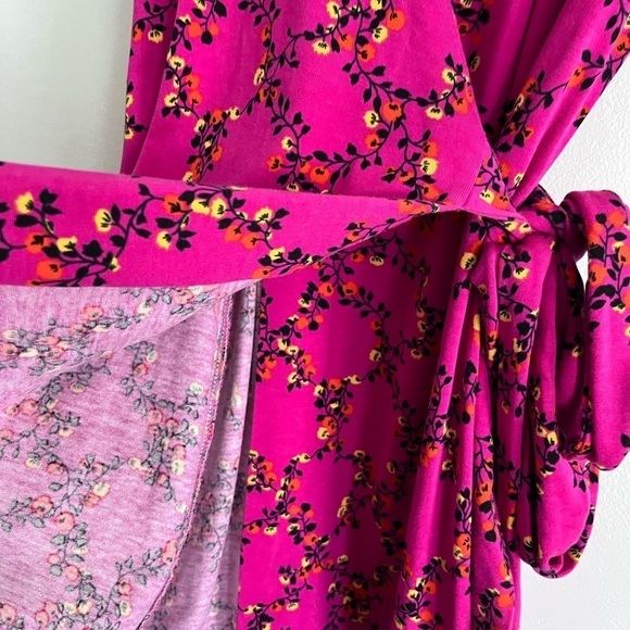 Von Furstenberg DVF Floral Jilda Two
Wrap Dress - Picture 6 of 11